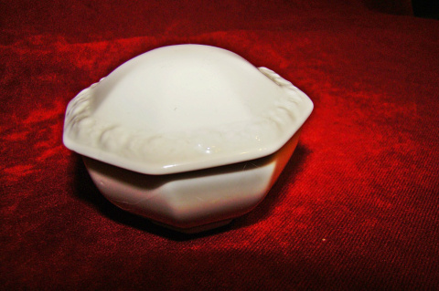 bombonierka, pojemnik na słodzik Rosenthal Biała Maria bombonierka, pojemnik na słodzik Rosenthal Biała Maria