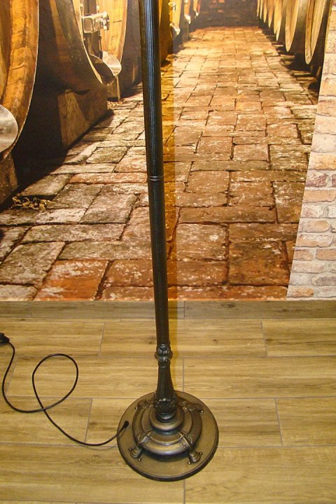 stojąca lampa witrażowa Tiffany wys. 163 cm stojąca lampa witrażowa Tiffany wys. 163 cm