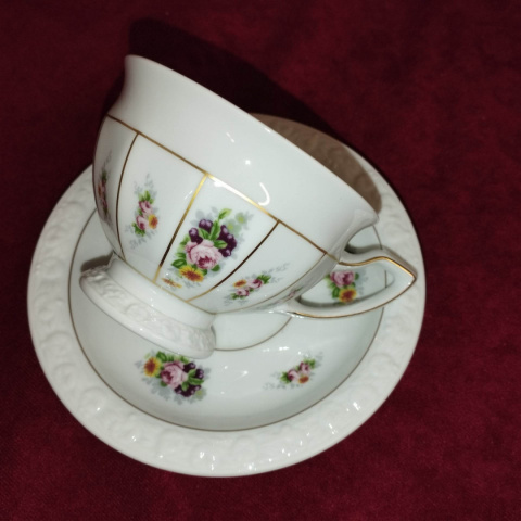 duża filiżanka z podst. Rosenthal Biała Maria Poesie duża filiżanka z podst. Rosenthal Biała Maria Poesie
