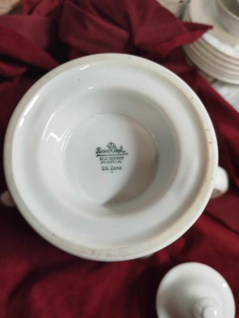 duży dzbanek Rosenthal Biała Maria 1,9 l duży dzbanek Rosenthal Biała Maria 1,9 l