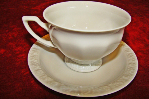 duża filiżanka z podst. Rosenthal Biała Maria duża filiżanka z podst. Rosenthal Biała Maria