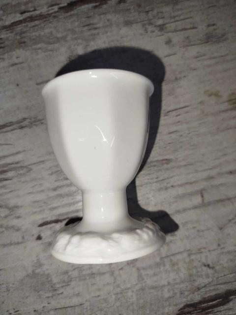 kieliszek do jaj na nóżce 1936 r